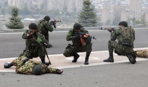 ВОЕННЫЕ РАЗВЕДЧИКИ ОБНАРУЖИЛИ И УНИЧТОЖИЛИ ПРОТИВНИКА. НА ЭТОТ РАЗ - УСЛОВНОГО.