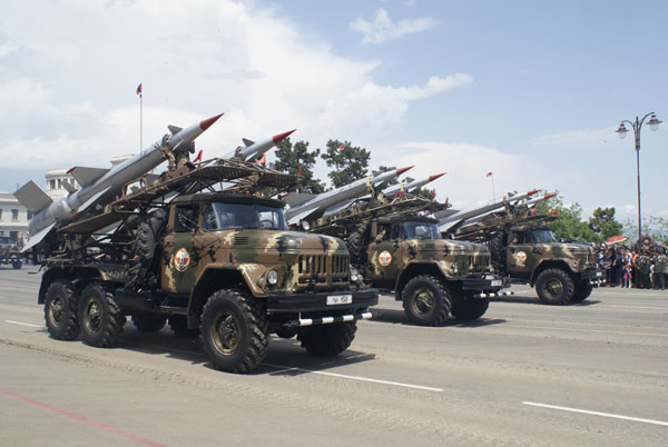 “MILITARY PARADE WAS BRILLIANT” – MILITARY EXPERTS