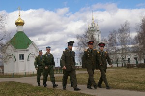 МЫ ВЫСОКО ДЕРЖАЛИ ЧЕСТЬ НАШЕГО ФЛАГА